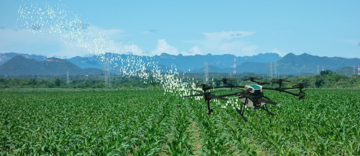iot drone smart farming, agriculture in industry 4.0 technology ,artificial intelligence ,machine learning concept. it help to improve, categorized, specified goal, solve problem, keep goal, predict
